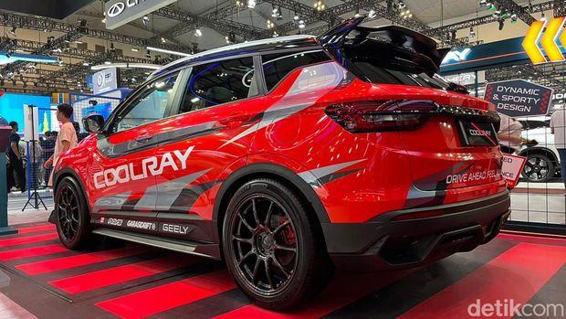 Geely Coolray edisi balap di GIIAS 2026.