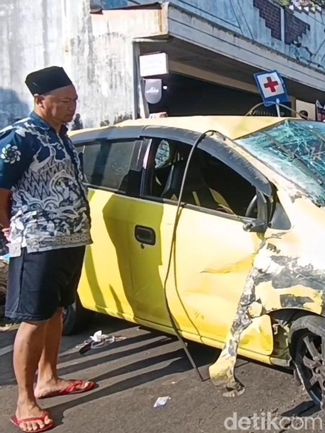 Penampakan Toyota Ayla Ringsek Usai Diduga Rem Blong di Turunan Bromo