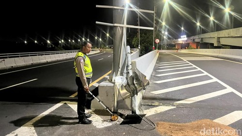 Kecelakaan tunggal di Jalan Tol Bali Mandara, Denpasar, Sabtu (1/8/2026). (Foto: Dok. Polresta Denpasar)