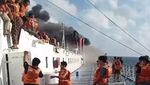 Potret KM Mutiara Sentosa 2 Bawa 250 Penumpang Terbakar di Laut Madura