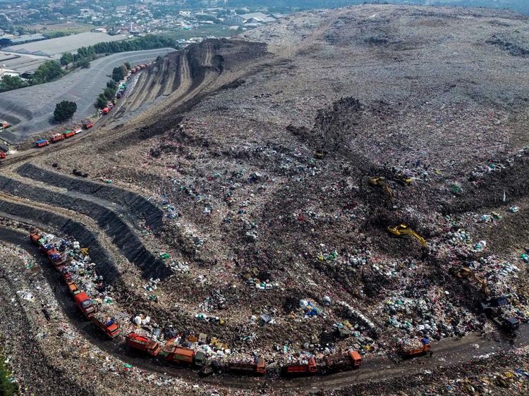 Open Dumping Dihentikan, TPST Bantargebang Beralih ke Controlled Landfill