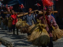 Padi Bergoyang di Atas Bambu, Ritual Ngarengkong Jadi Wujud Syukur Warga Citorek