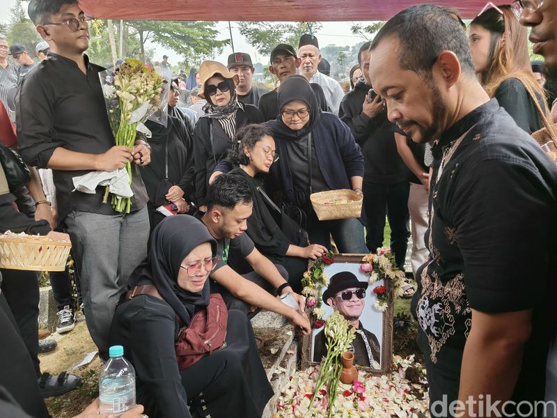 Pemakaman Trisno Pas Band