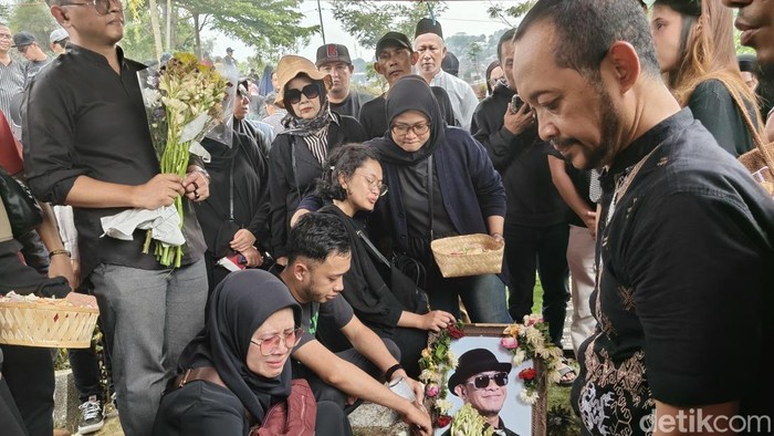 Pemakaman Trisno Pas Band