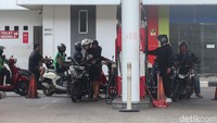Sementara harga BBM subsidi Pertalite dan Solar subsidi tetap tidak mengalami perubahan.
