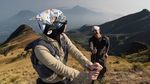 Rey Mbayang Nikmati Pendakian Gunung Merbabu, Makin Cantik Ada Dinda Hauw