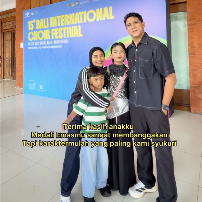 Tangis Tantri Saat Anak-Tim Padus Bawa Medali Emas di Ajang Internasional