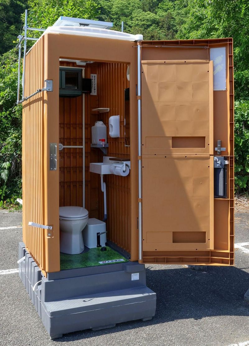 toilet portable dengan pendingin toilet portable dengan pendingin