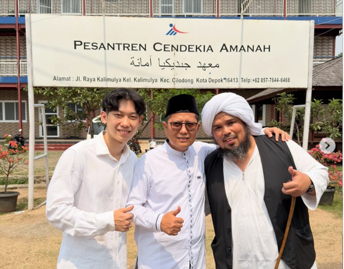 Willy Salim Bertemu Kiai Cholil Nafis