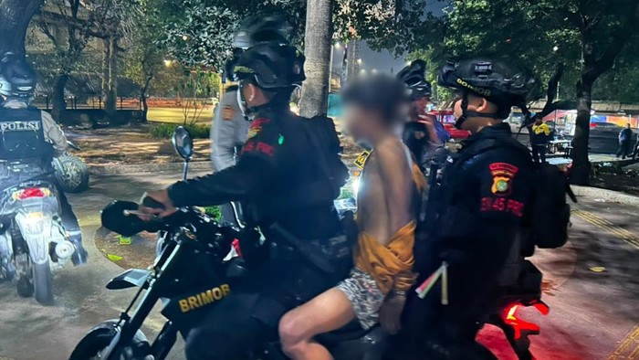 Brimob Polda Metro Jaya menggagalkan curanmor saat patroli di Jakarta Timur, Senin (3/8/3036) dini hari.