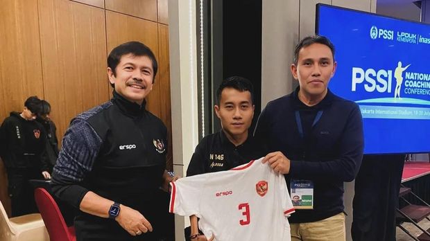 Coach Ariel dan Indra Sjafrie Coach Ariel dan Indra Sjafrie