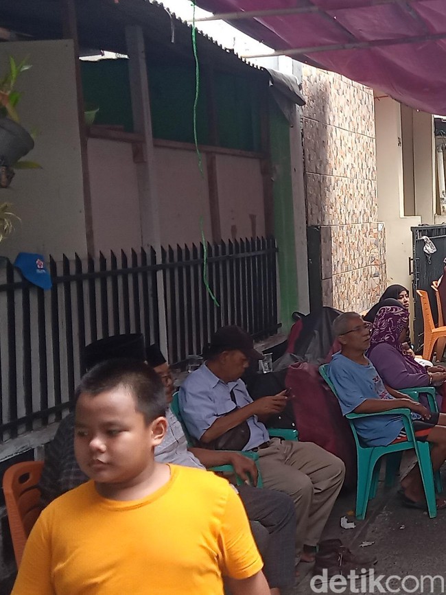 Suasana Duka di Rumah Diding Boneng
