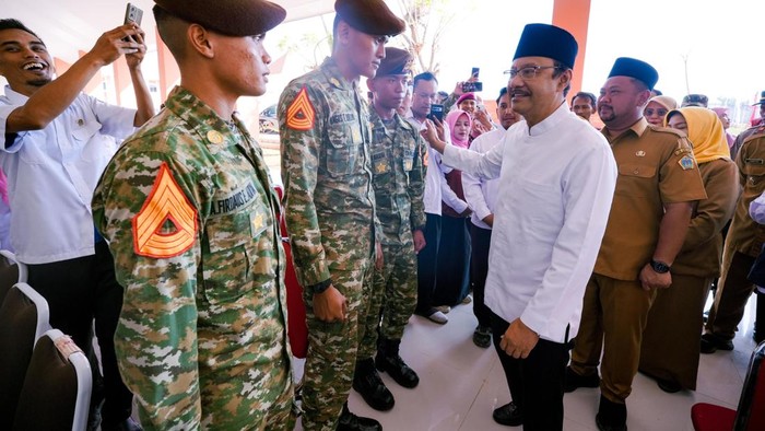 Gus Ipul Tinjau Taruna Bhakti Nusantara di Sekolah Rakyat Gresik