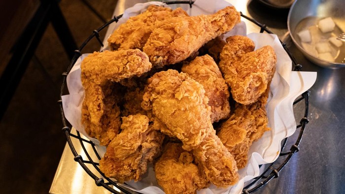 Ilustrasi fried chicken