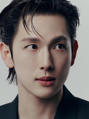 THEBLACKLABEL Rilis Potret Terbaru Im Siwan