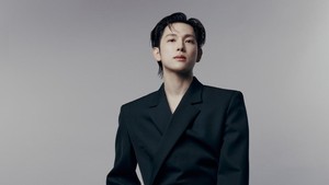 Im Siwan resmi gabung THEBLACKLABEL pada November 2025. Ini potret terbaru jebolan idola K-Pop ZE:A itu jadi artis THEBLACKLABEL. (Foto: dok. THEBLACKLABEL)
