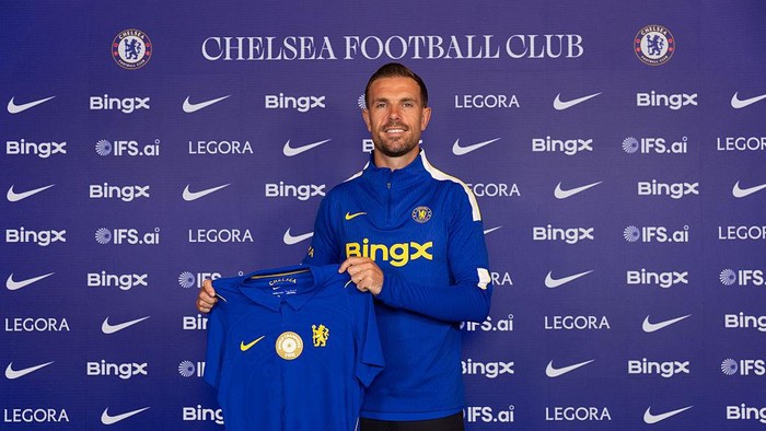 COBHAM, ENGLAND - AUGUST 03: Chelsea New Signing Jordan Henderson poses for photos at Chelsea Training Ground on August 03, 2026 in Cobham, England. (Photo by Chris Lee - Chelsea FC/Chelsea FC)