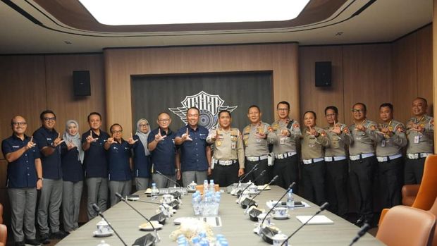 Kakorlantas Polri Irjen Wibowo beserta para PJU Korlantas Polri menerima audiensi Dirut PT Jasa Marga (Persero) Tbk Rivan A Purwantono beserta jajaran direksi.