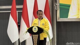 Bahlil Dicolek Ajudan Saat Pidato Acara Golkar, Sebut Dipanggil Prabowo