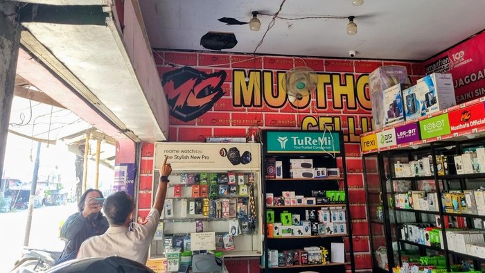 Konter HP yang dibobol maling di Ponorogo
