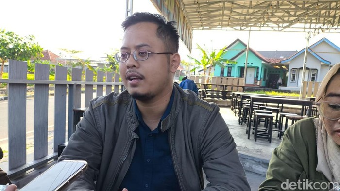 Kuasa Hukum PT Al Zamzami Sarip Hidayat saat memberikan klarifikasi.