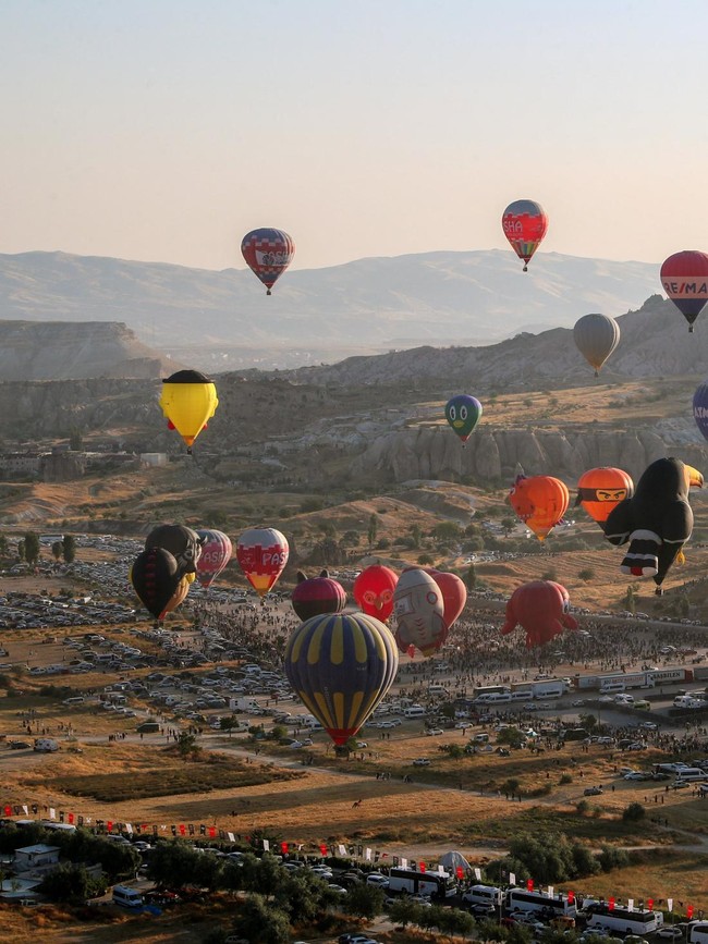 Langit Cappadocia Kembali Dipenuhi Balon Udara Unik