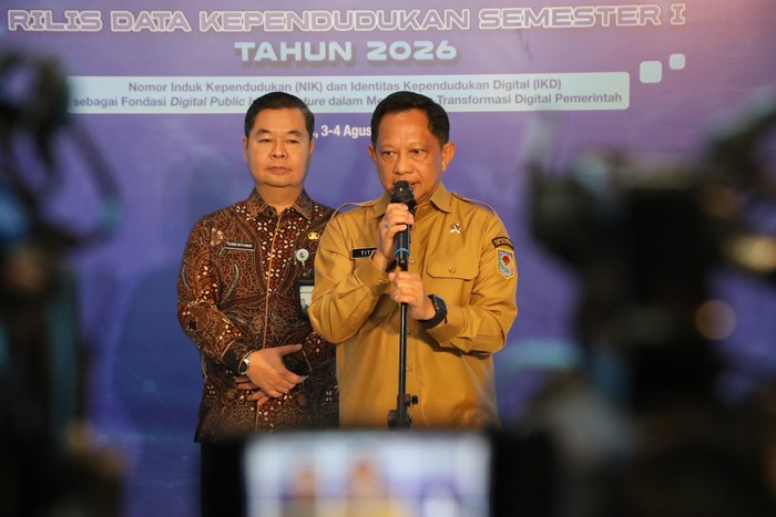 Mendagri saat membuka Rapat Koordinasi Nasional (Rakornas) Dukcapil dan Rilis Data Kependudukan Semester I Tahun 2026 di Birawa Assembly Hall, Hotel Bidakara, Jakarta, Senin (3/8/2026).