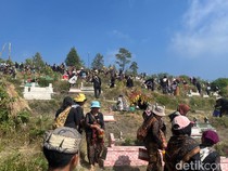 Khidmatnya Nyadran Suku Tengger di Lereng Bromo
