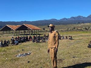 Krisis Pangan Landa Puncak Papua Tengah Imbas Hujan Es-Embun Salju