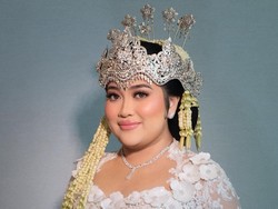 Cucu Megawati 'Diah Lupita' Menikah, Tampil Glamour dengan Kebaya Eddy Betty