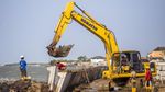 Pesisir Indramayu Dipagari Beton, Warga Harap Ancaman Rob Berkurang