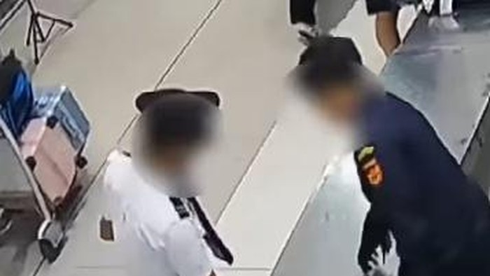 Rekaman CCTV menunjukkan gerak-gerik kopilot Malaysia Airlines sebelum ditangkap di Soetta (dok. Instagram Bea Cukai)