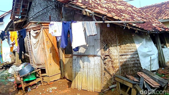 Rumah tidak layak huni di wilayah Kecamatan Cilamaya Wetan, Kabupaten Karawang
