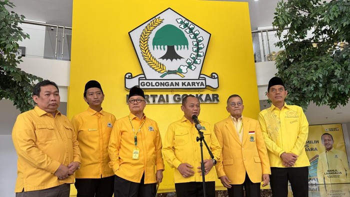 Sekjen Golkar Sarmuji saat ditemui wartawan pada acara Training of Trainers Akademi Partai Golkar di kantor DPP Golkar, Jakarta Barat, Senin (3/8/2026).