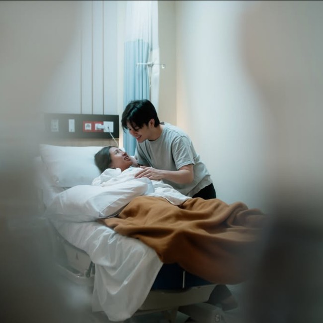 Intip 7 Momen Shenina Bersama Angga Yunanda Usai Melahirkan Tanpa Jahitan