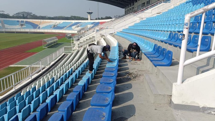 Stadion Kanjuruhan diperbaiki lagi setelah diviralkan rusak