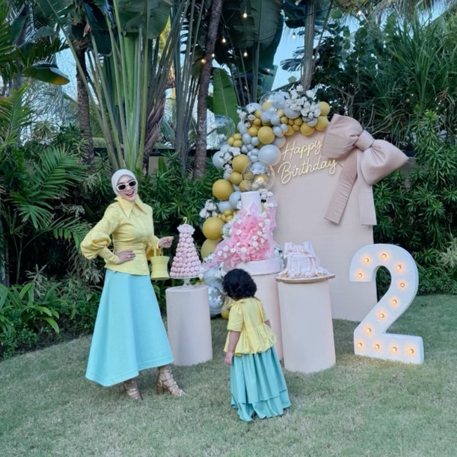 8 Potret Syahrini Rayakan Ultah ke-2 Putrinya, Pakai Gelang Rp 26 Miliar