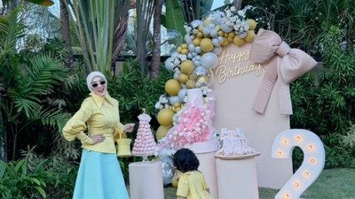 8 Potret Syahrini Rayakan Ultah ke-2 Putrinya, Pakai Gelang Rp 26 Miliar