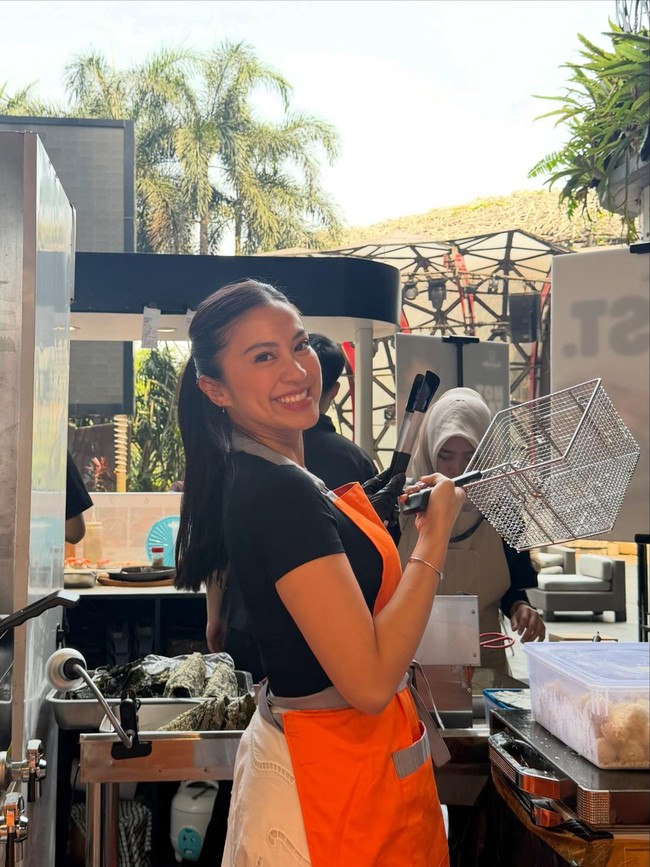 Laris Manis! Bitterballen Buatan Tyna Dwi Jayanti Diburu di Festival