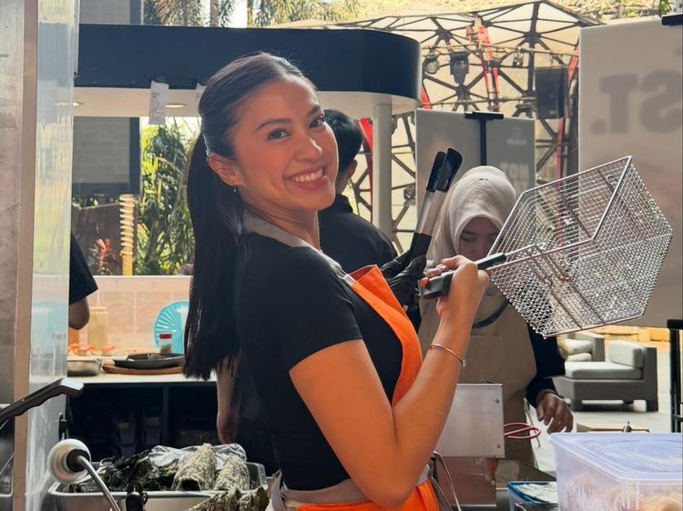 Laris Manis! Bitterballen Buatan Tyna Dwi Jayanti Diburu di Festival