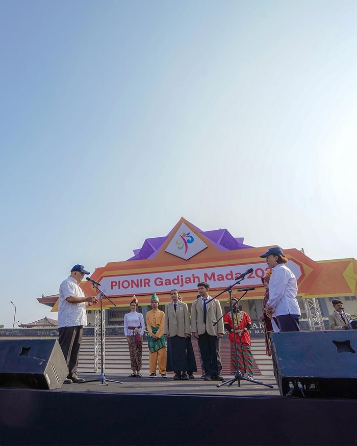 Universitas Gadjah Mada resmi membuka rangkaian Pengenalan Kehidupan Kampus bagi Mahasiswa Baru (PIONIR) Gadjah Mada 2026 di Lapangan Pancasila UGM, Senin (3/8).