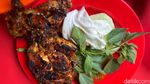 Makan di Warung Bu Vesti, Pecel Lele Lamongan Legendaris Sejak 1995