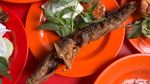 Makan di Warung Bu Vesti, Pecel Lele Lamongan Legendaris Sejak 1995