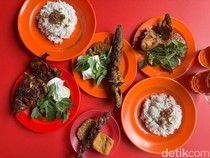 Makan di Warung Bu Vesti, Pecel Lele Lamongan Legendaris Sejak 1995