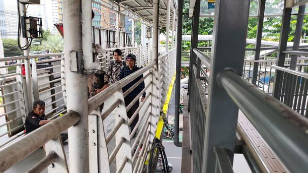 2 JPO dekat tapi tak terhubung di Rasuna Said Jaksel (Kurniawan/detikcom)