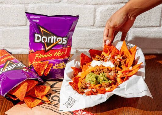 5 Kolaborasi Brand Makanan Anti Mainstream, Sukses Besar di Pasaran! 5 Kolaborasi Brand Makanan Anti Mainstream, Sukses Besar di Pasaran!