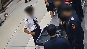 Video Pilot Malaysia Airlines saat Kopernya Diperiksa dan Ditemukan Narkoba