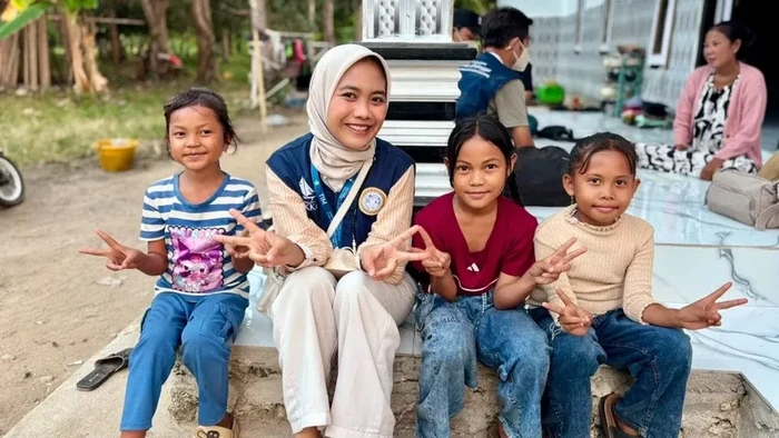 Alumnus UNS Annita Viesta Nirmala Dewi mengikuti misi kesehatan di Kepulauan 3T