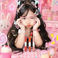 Tak ketinggalan putri Siti Badriah, Xarena. Bergaya centil ikuti Naykilla, penampilannya terlihat imut dan menggemaskan. Foto: Instagram