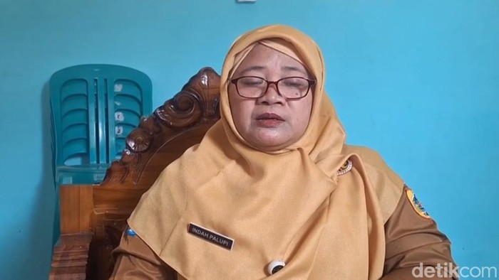 Kepala SMP Negeri 4 Randudongkal Pemalang, Indah Palupi, saat ditemui di sekolah, Selasa (4/8/2026).